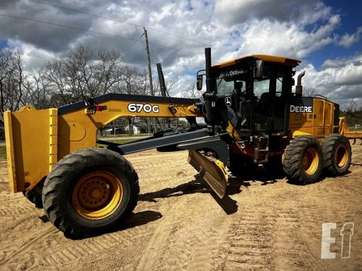 2010 John Deere 670G 7,700 hrs. Stock No.094