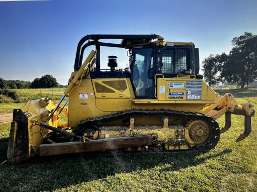 Komatsu D65 EX-16 Dozer Sweeps and Screens - Image 5