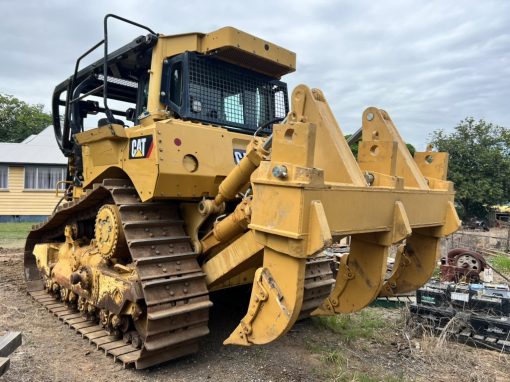 CAT D8 T Dozer Sweeps And Screens - Image 8